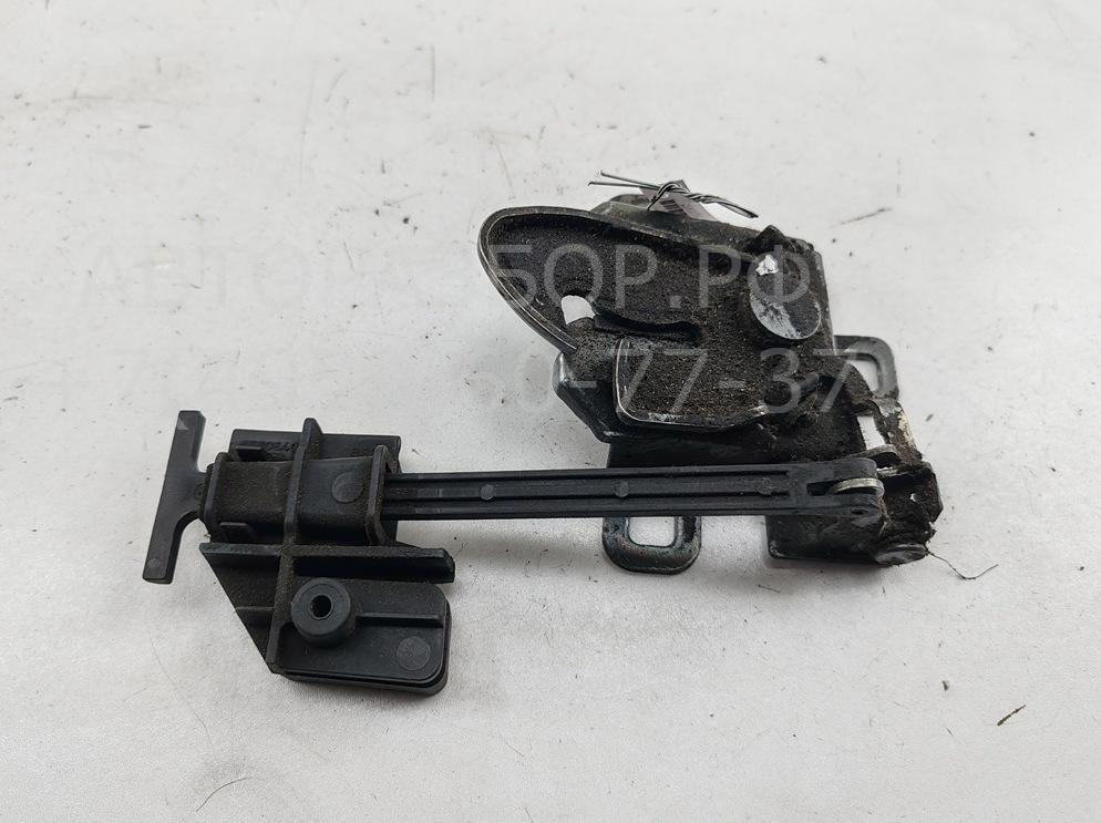 Замок капота