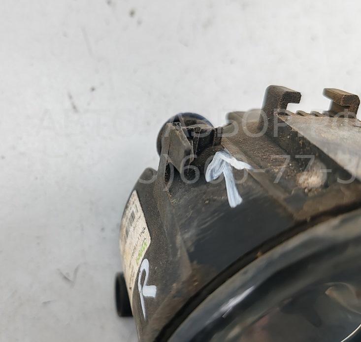 Фара противотуманная левая