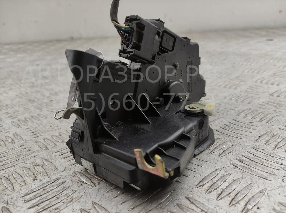 Замок двери задней левой