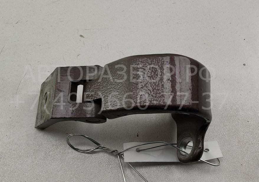 Петля крышки багажника