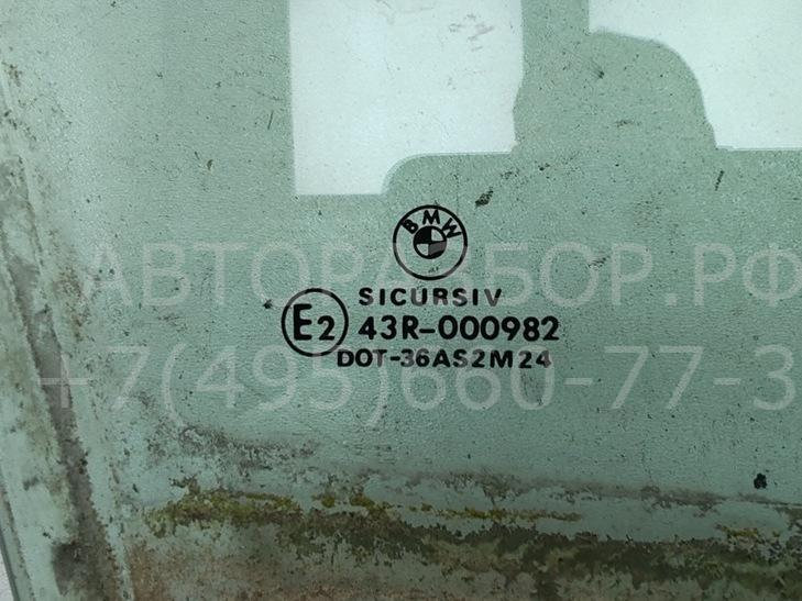 Стекло двери передней правой