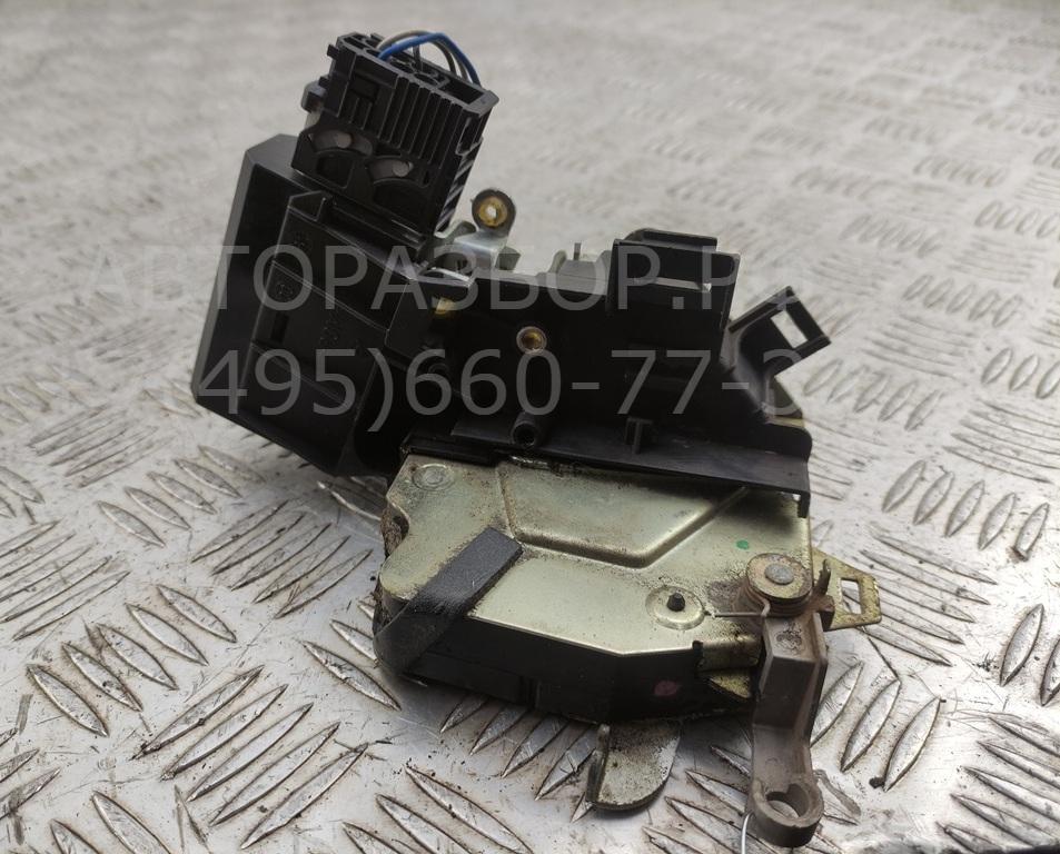 Замок двери передней правой