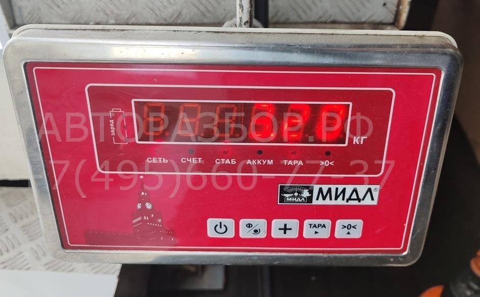 Обшивка двери передней левой