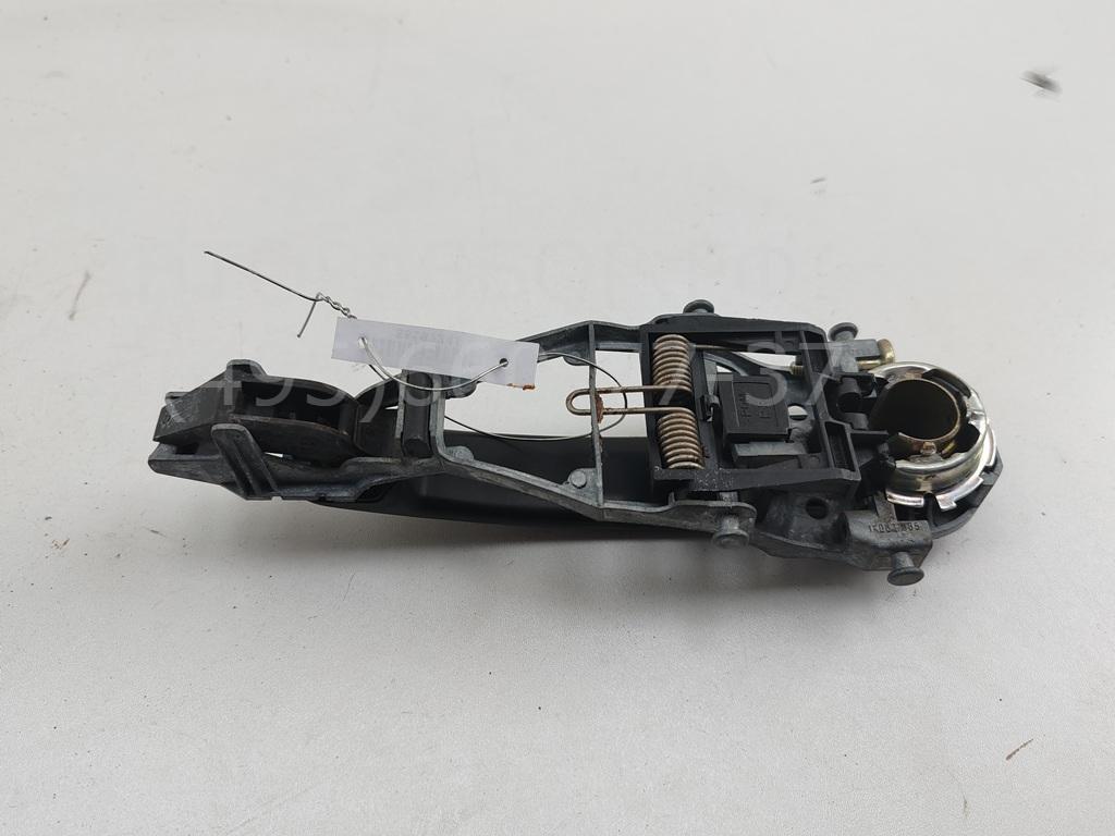 Ручка двери передней наружная правая