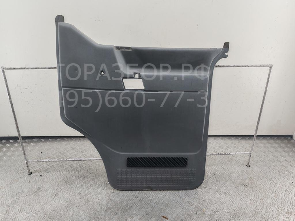 Обшивка двери передней правой