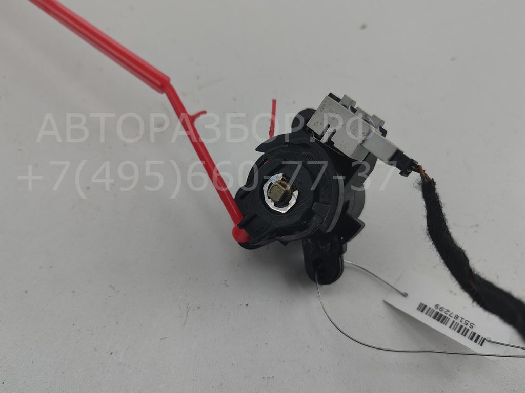 Вставка замка багажника