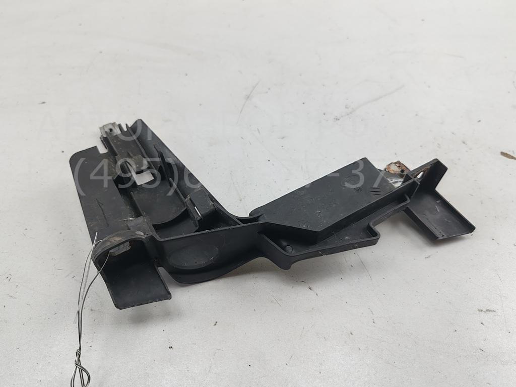 Крепеж фары