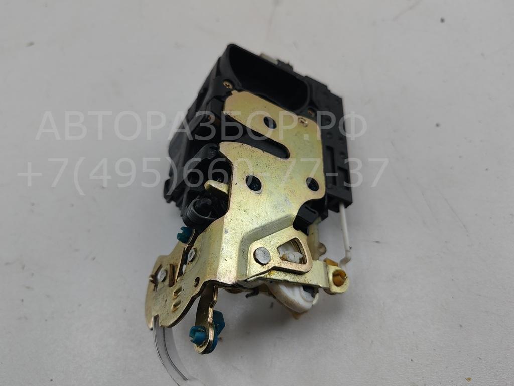 Замок двери передней правой