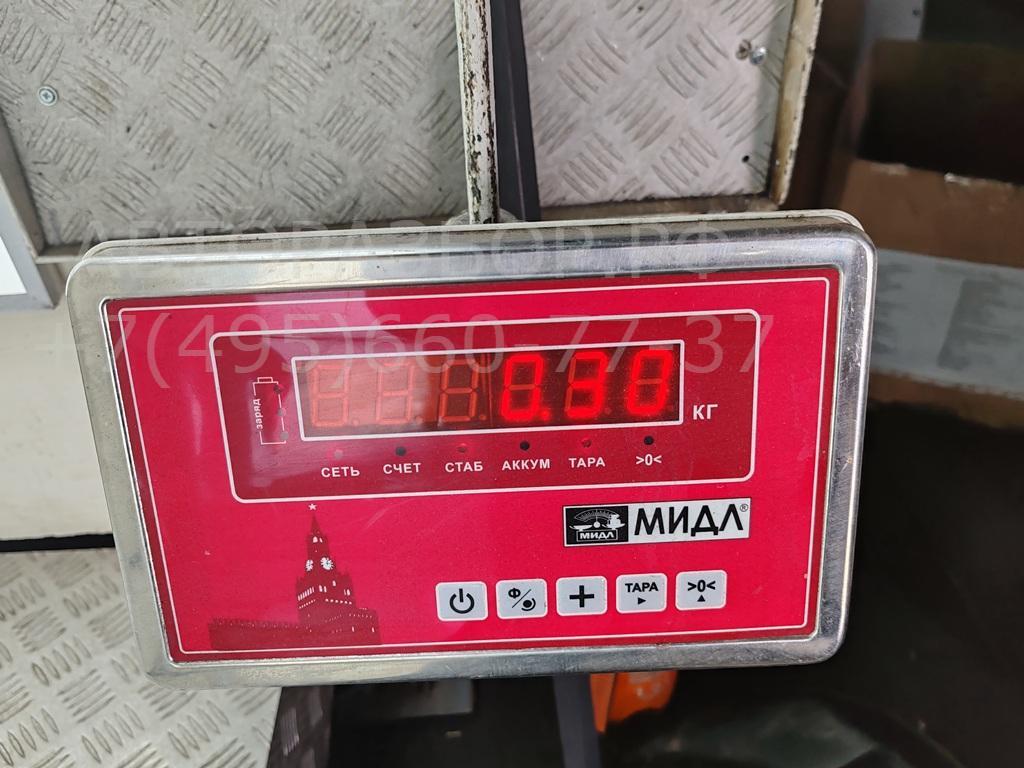 Молдинг двери передней левой