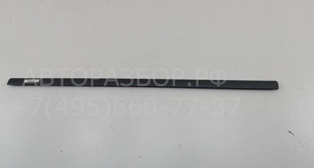 Молдинг двери передней левой
