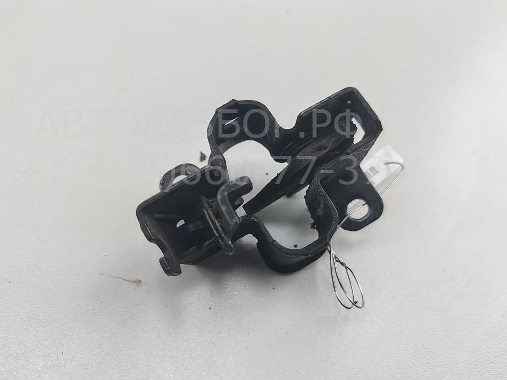 Замок капота