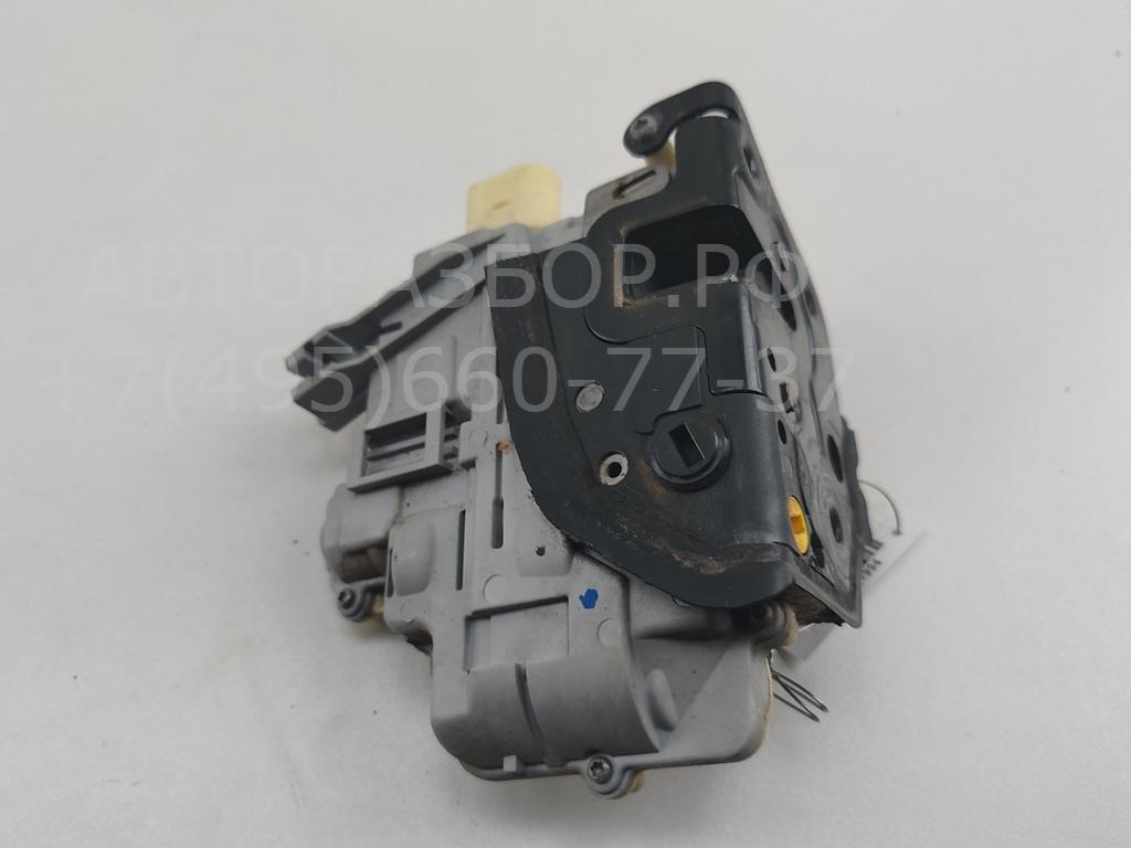 Замок двери задней левой