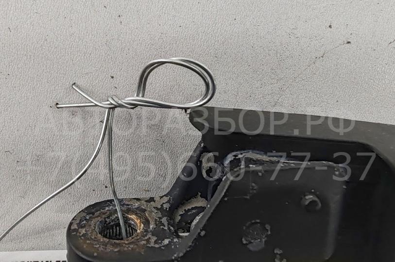 Поводок стеклоочистителя заднего