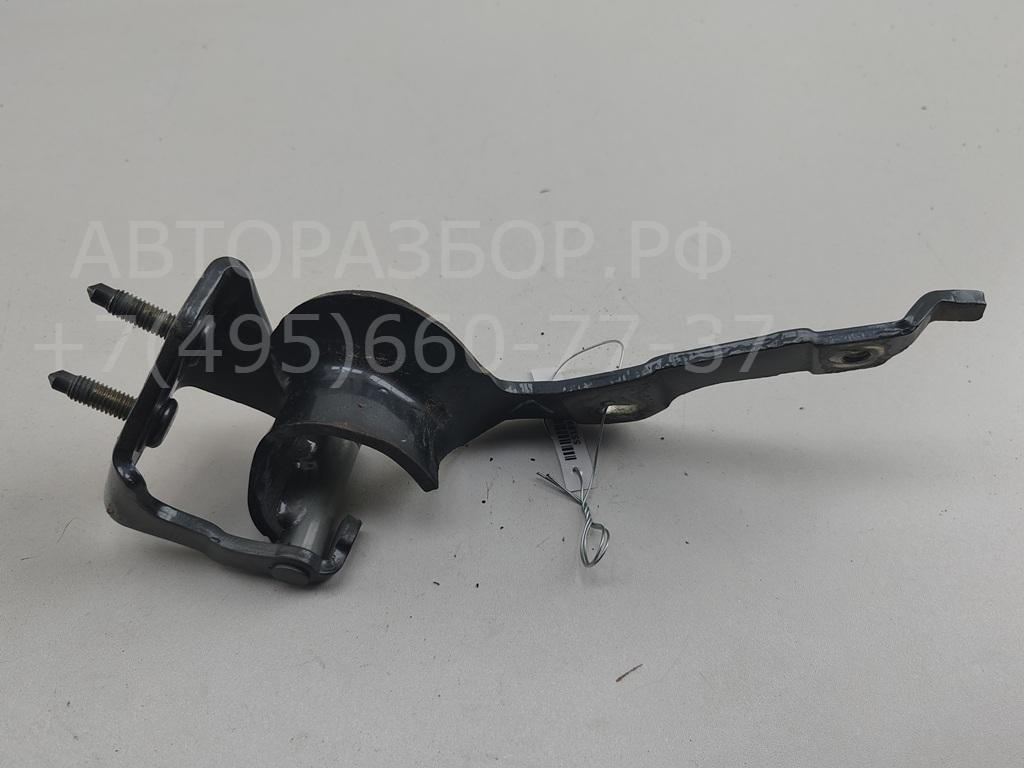 Петля крышки багажника