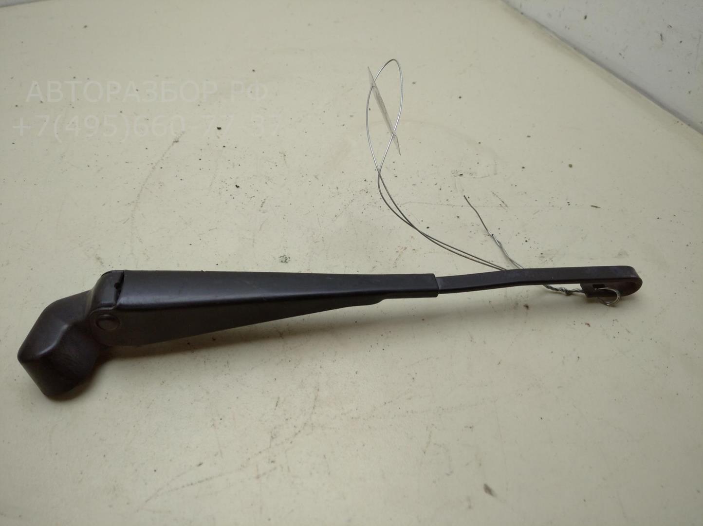 Поводок стеклоочистителя заднего