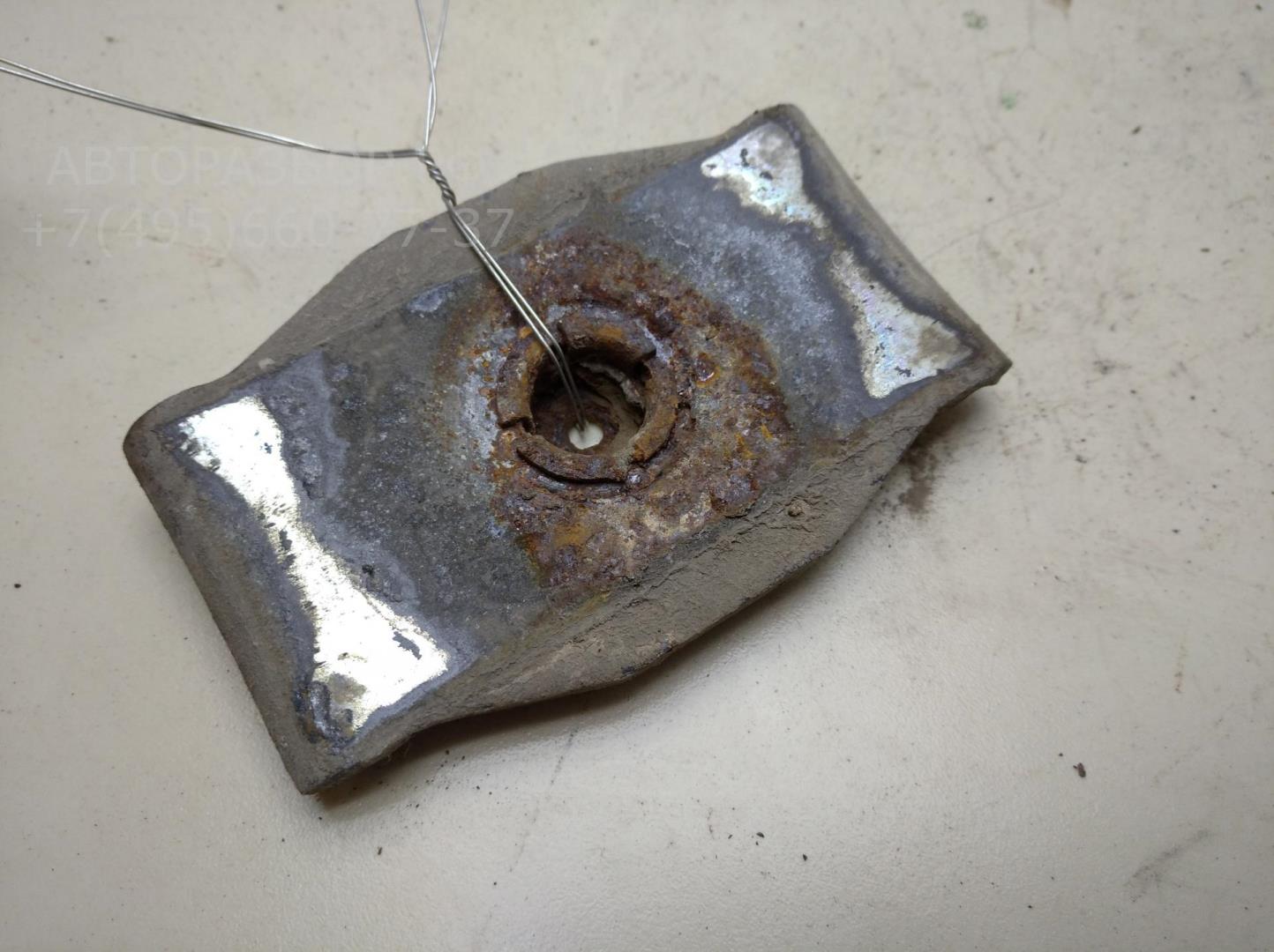 Стремянка задней рессоры