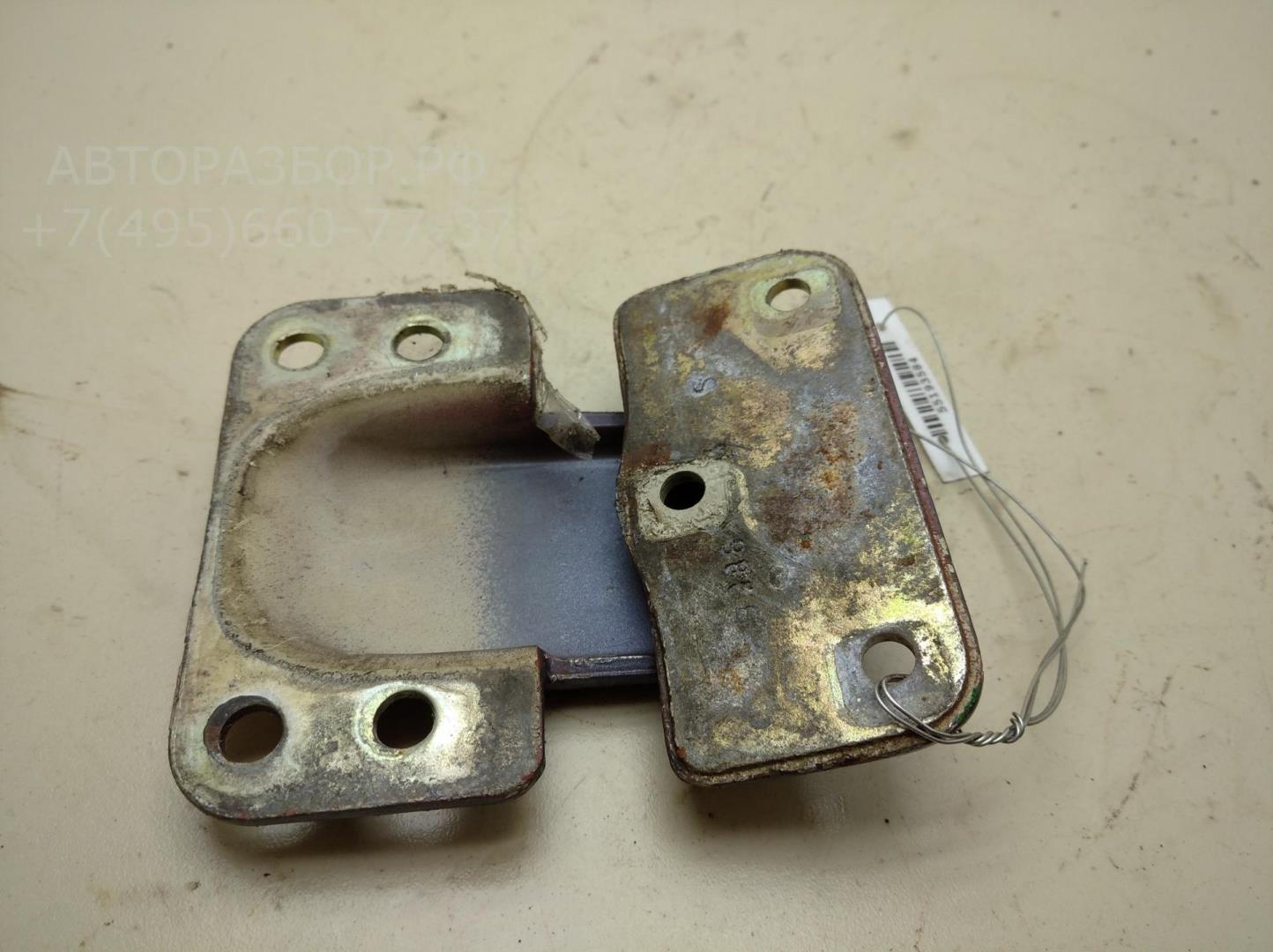 Петля двери