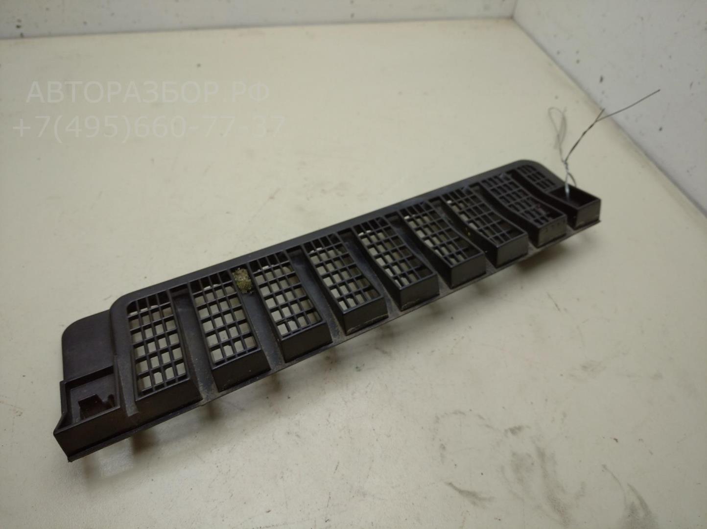 Решетка стеклоочистителей (Жабо)