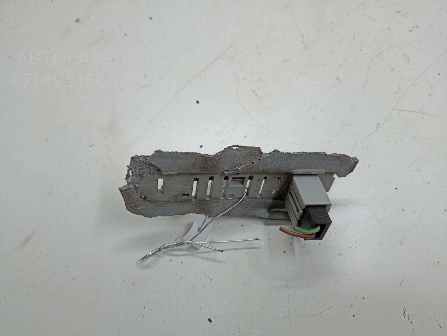 Фонарь подсветки номера