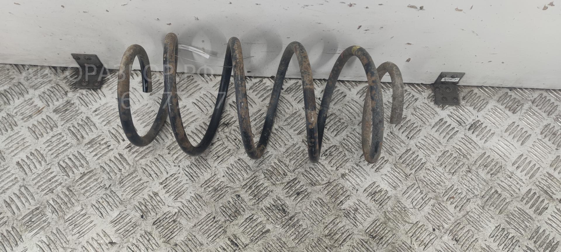 Пружина передняя