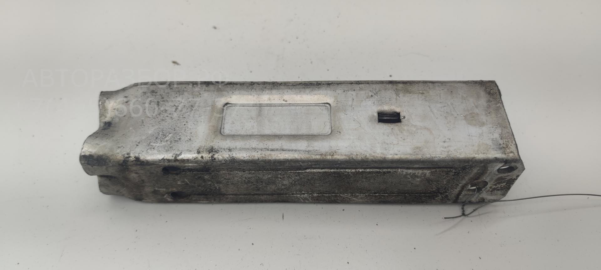 Кронштейн переднего бампера