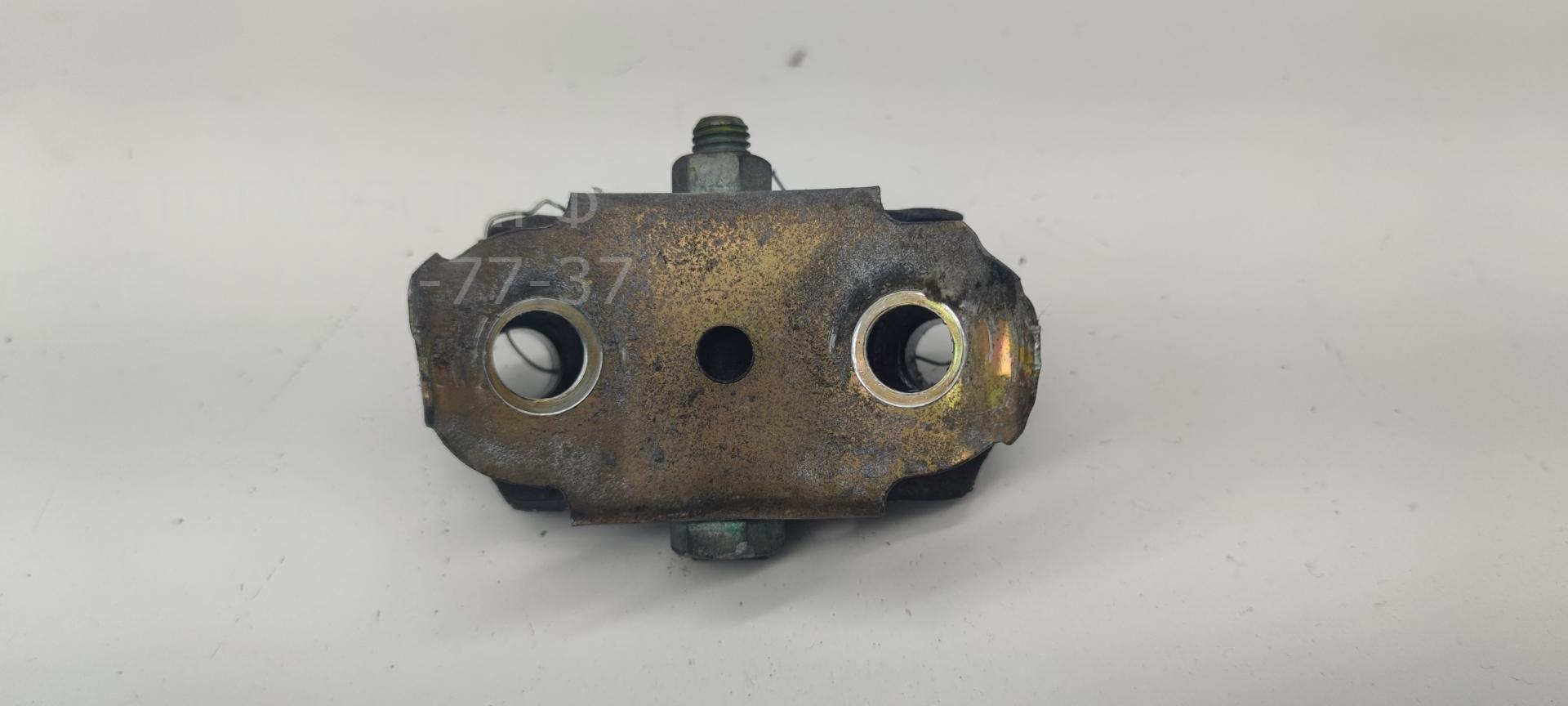 Кронштейн (сопут. товар)