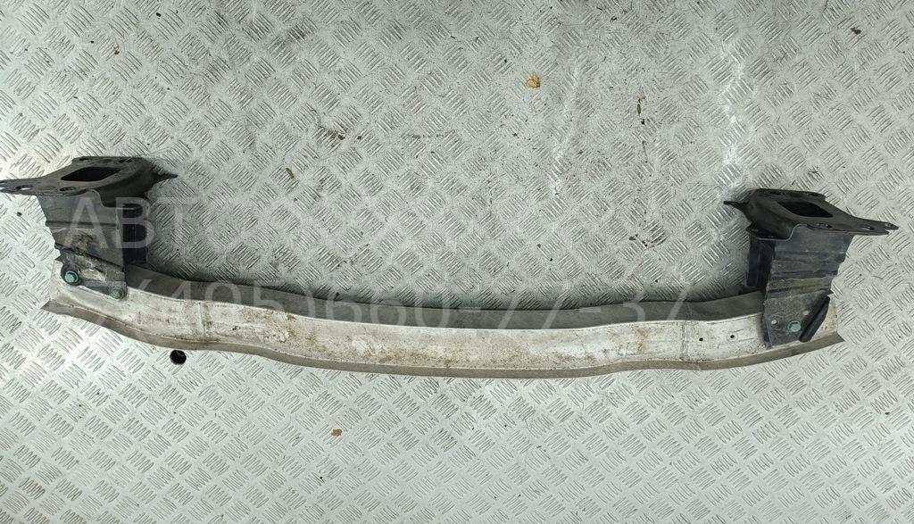 Усилитель переднего бампера