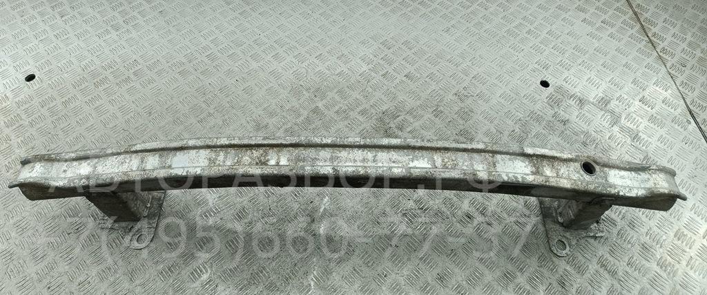 Усилитель переднего бампера