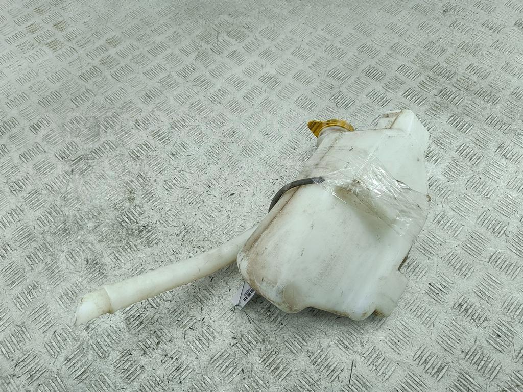 Бачок омывателя лобового стекла