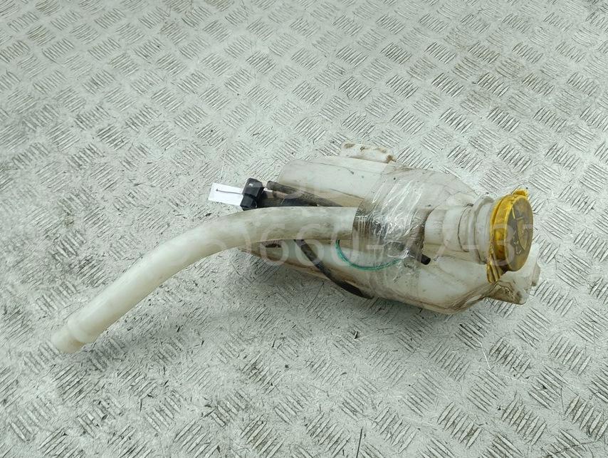 Бачок омывателя лобового стекла