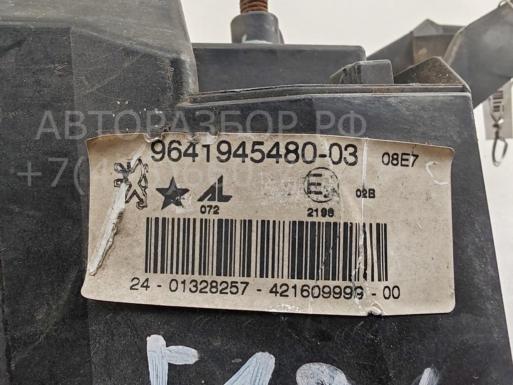 Фара противотуманная правая