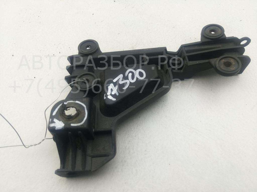 Кронштейн заднего бампера правый