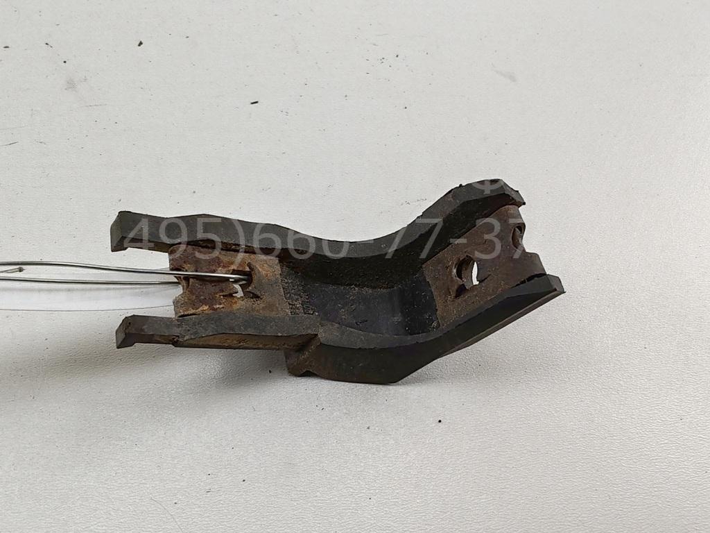 Кронштейн фар правый