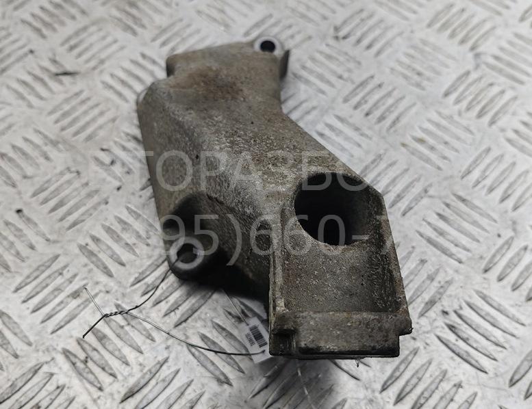 Кронштейн двигателя