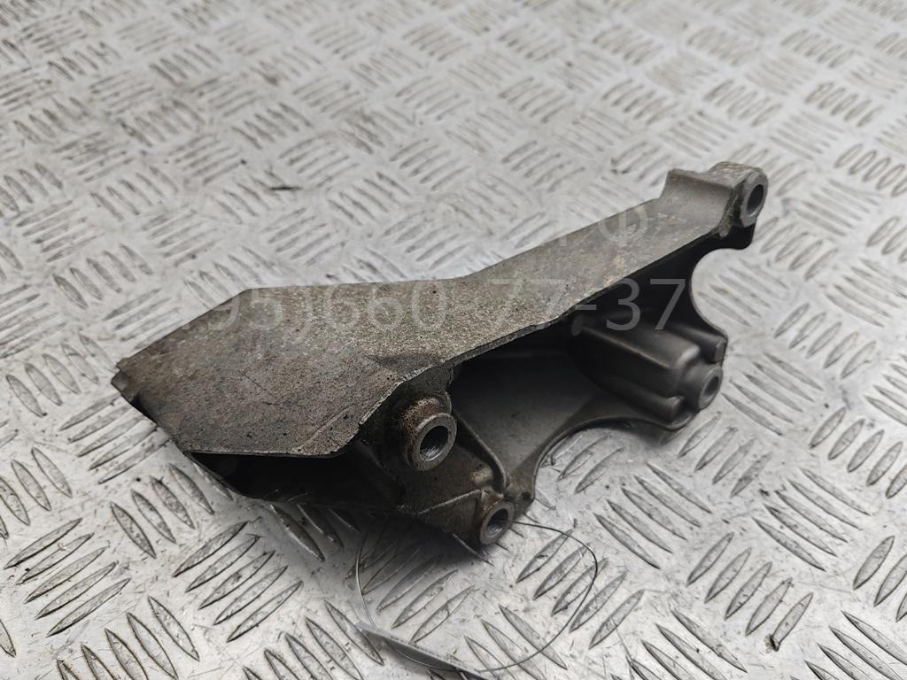 Кронштейн двигателя