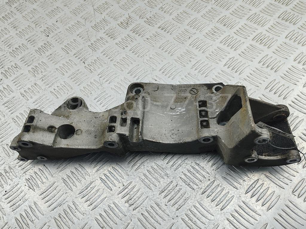 Кронштейн генератора