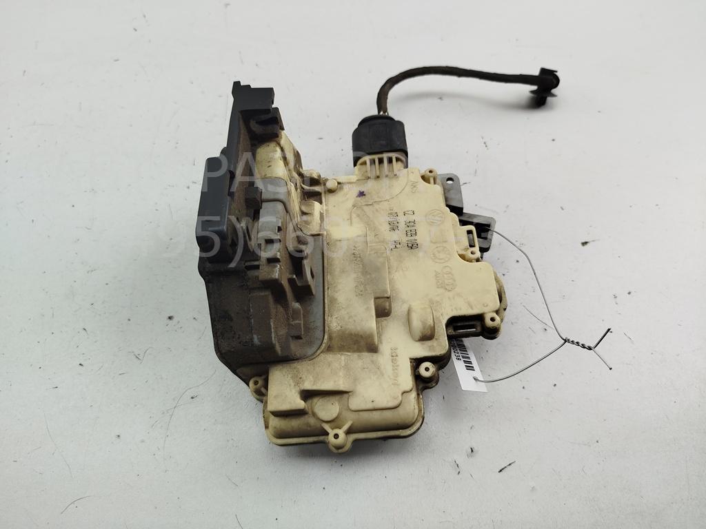 Замок двери задней левой