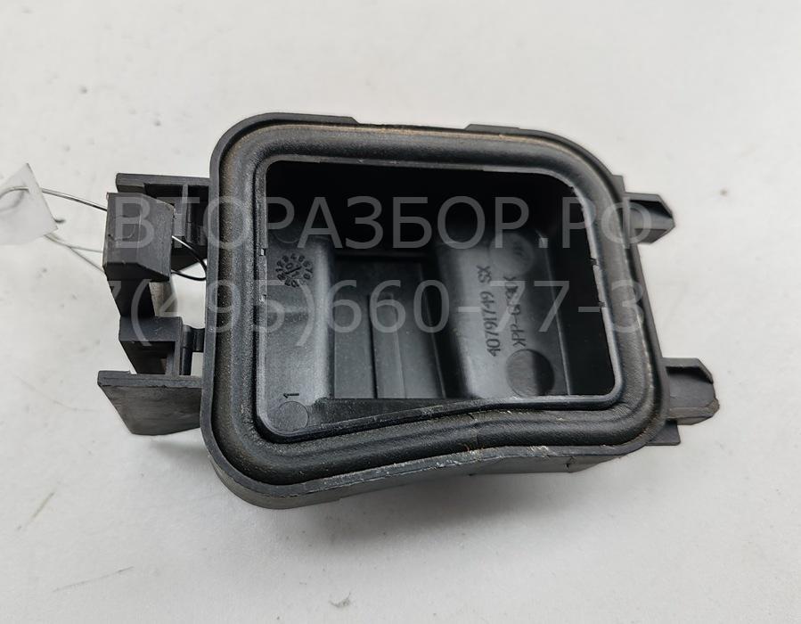 Крышка фары левой