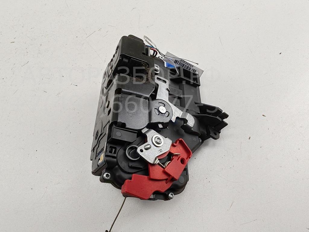 Замок двери передней правой