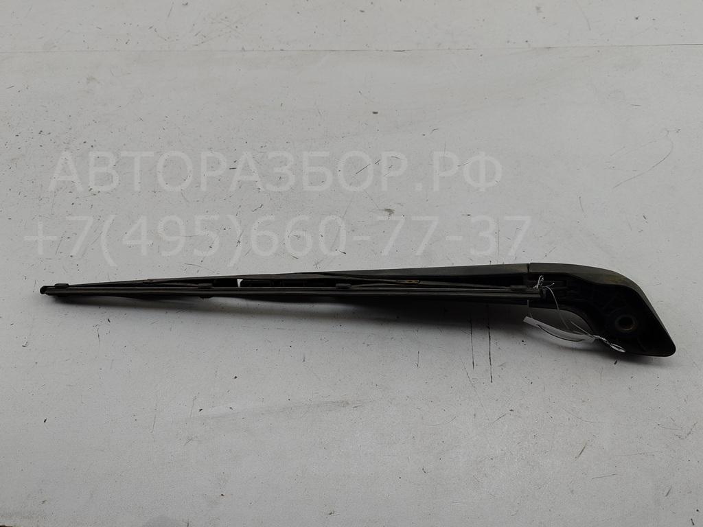 Поводок стеклоочистителя заднего