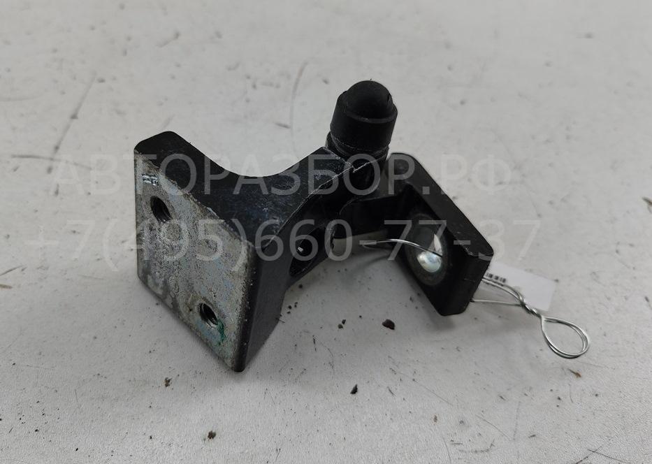 Петля двери