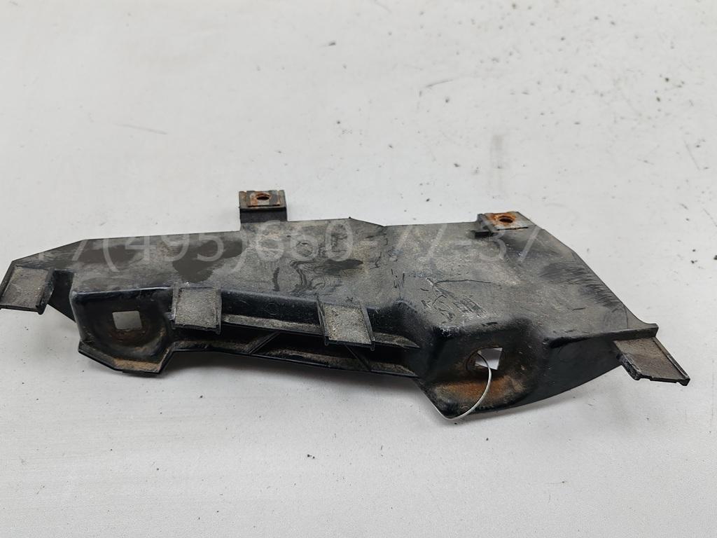 Кронштейн фар правый