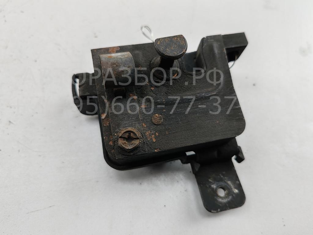 Замок капота