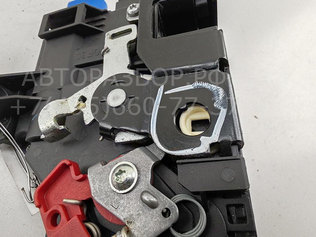 Замок двери задней левой