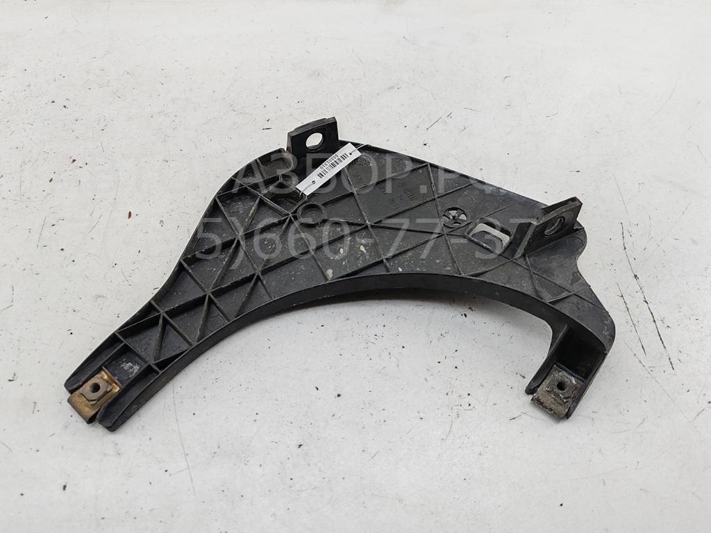 Кронштейн фар правый