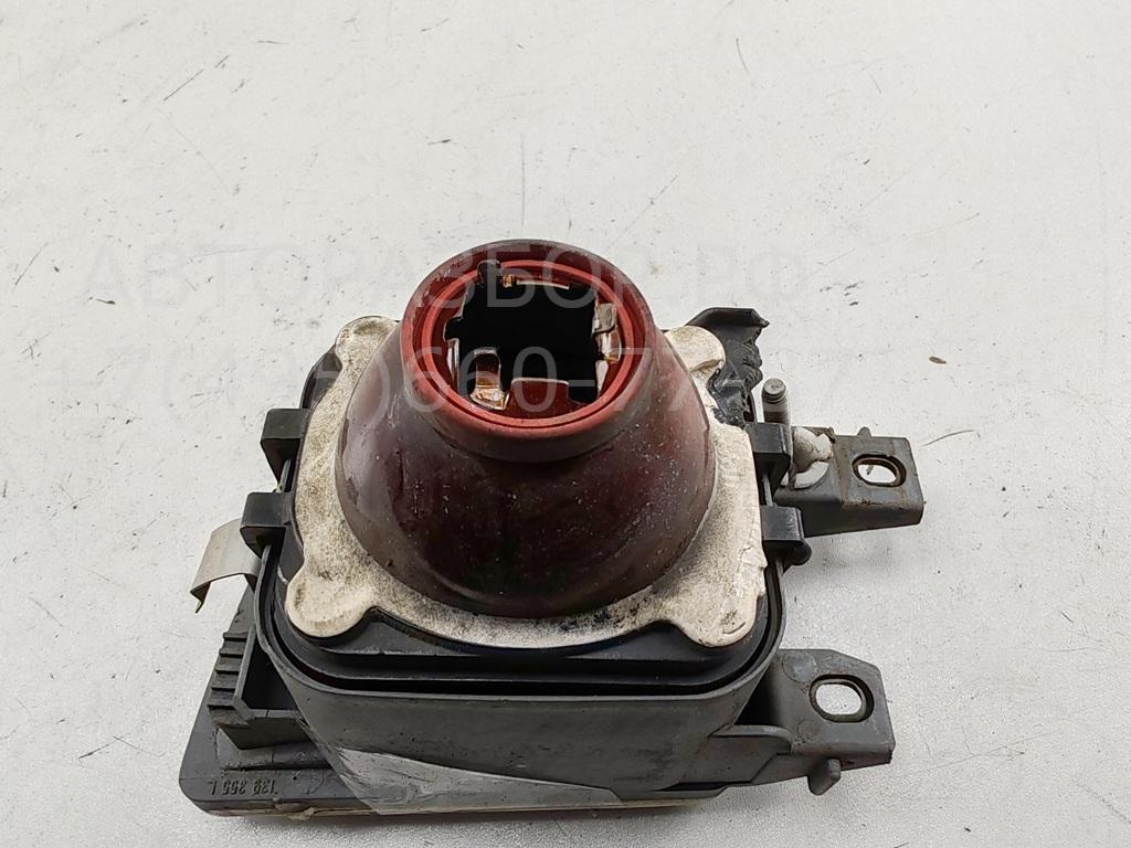 Фара противотуманная левая