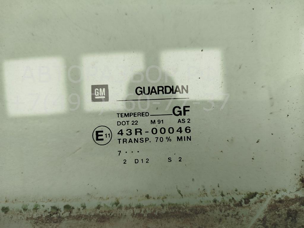 Стекло двери задней левой