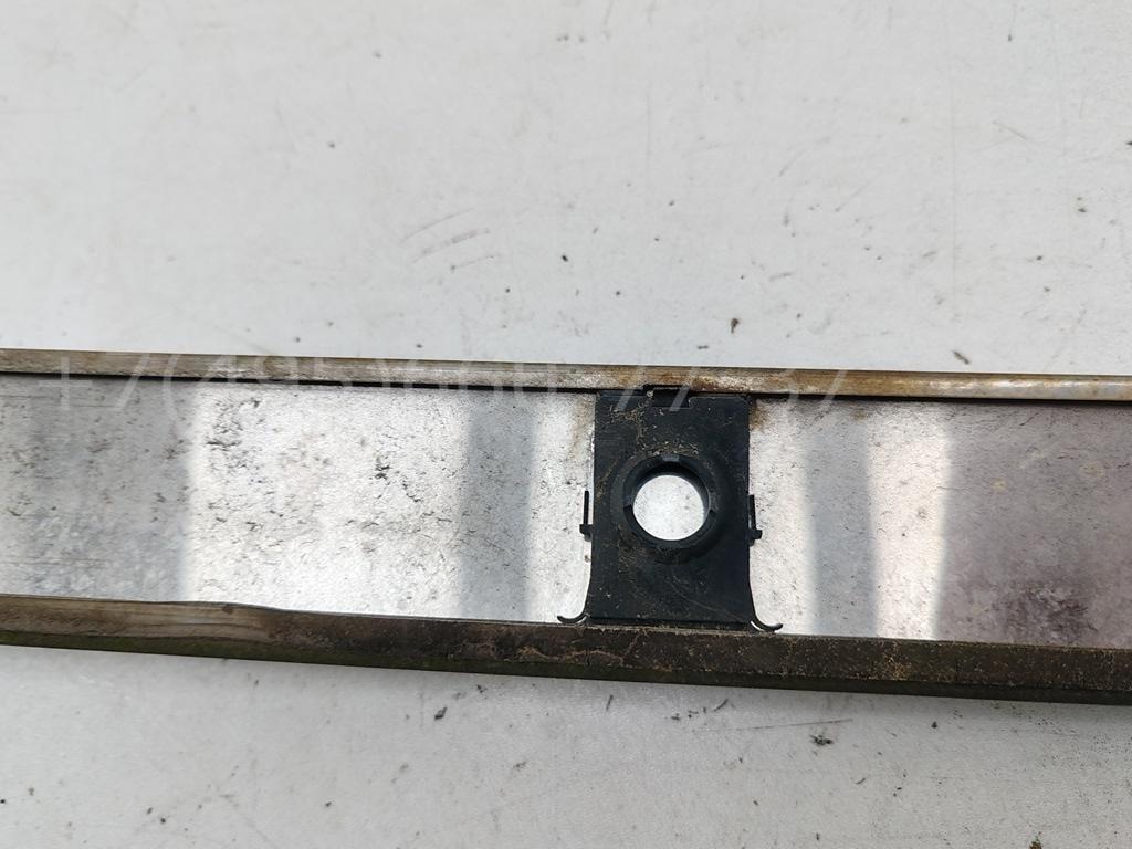 Накладка крышки багажника