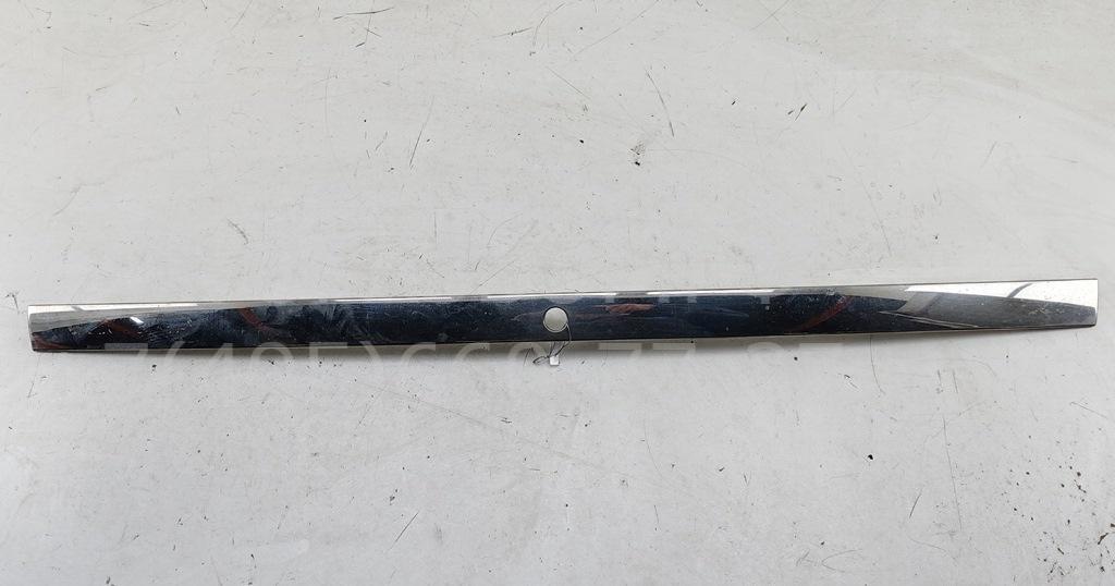 Накладка крышки багажника