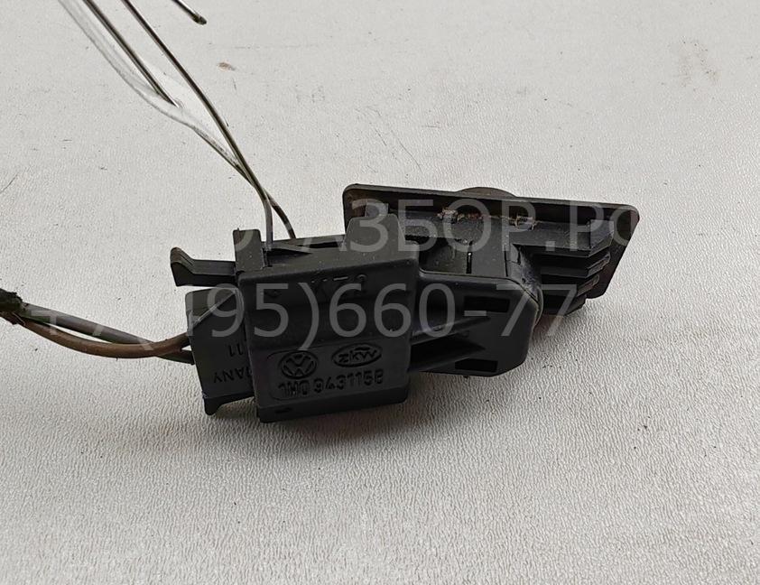 Фонарь подсветки номера